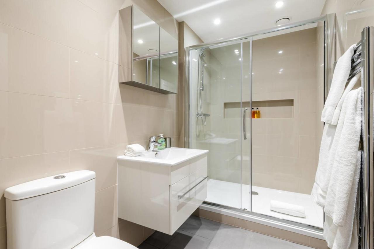 Cosy 4 Bed Apt In Central Sleeps 8 Londra